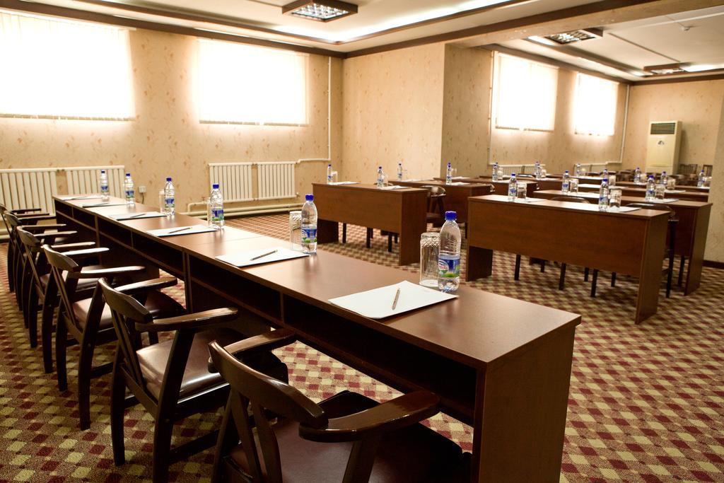 Asia Tashkent Hotel Екстериор снимка